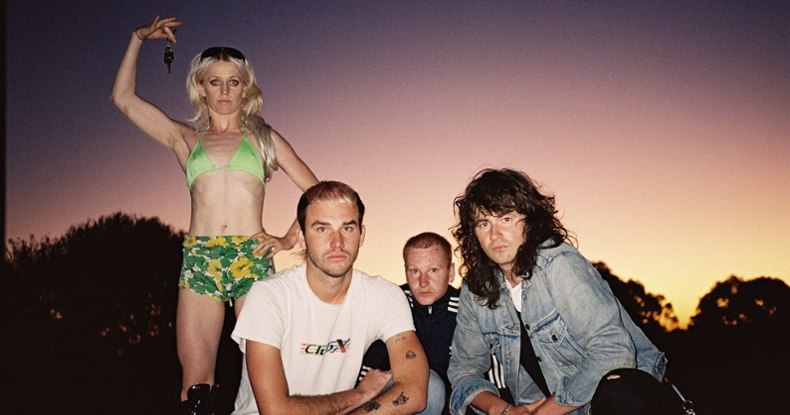AMYL AND THE SNIFFERS: Zwei neue Songs